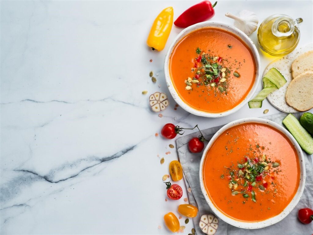Supa perfectă pentru zilele toride. Sănătate în fiecare lingură