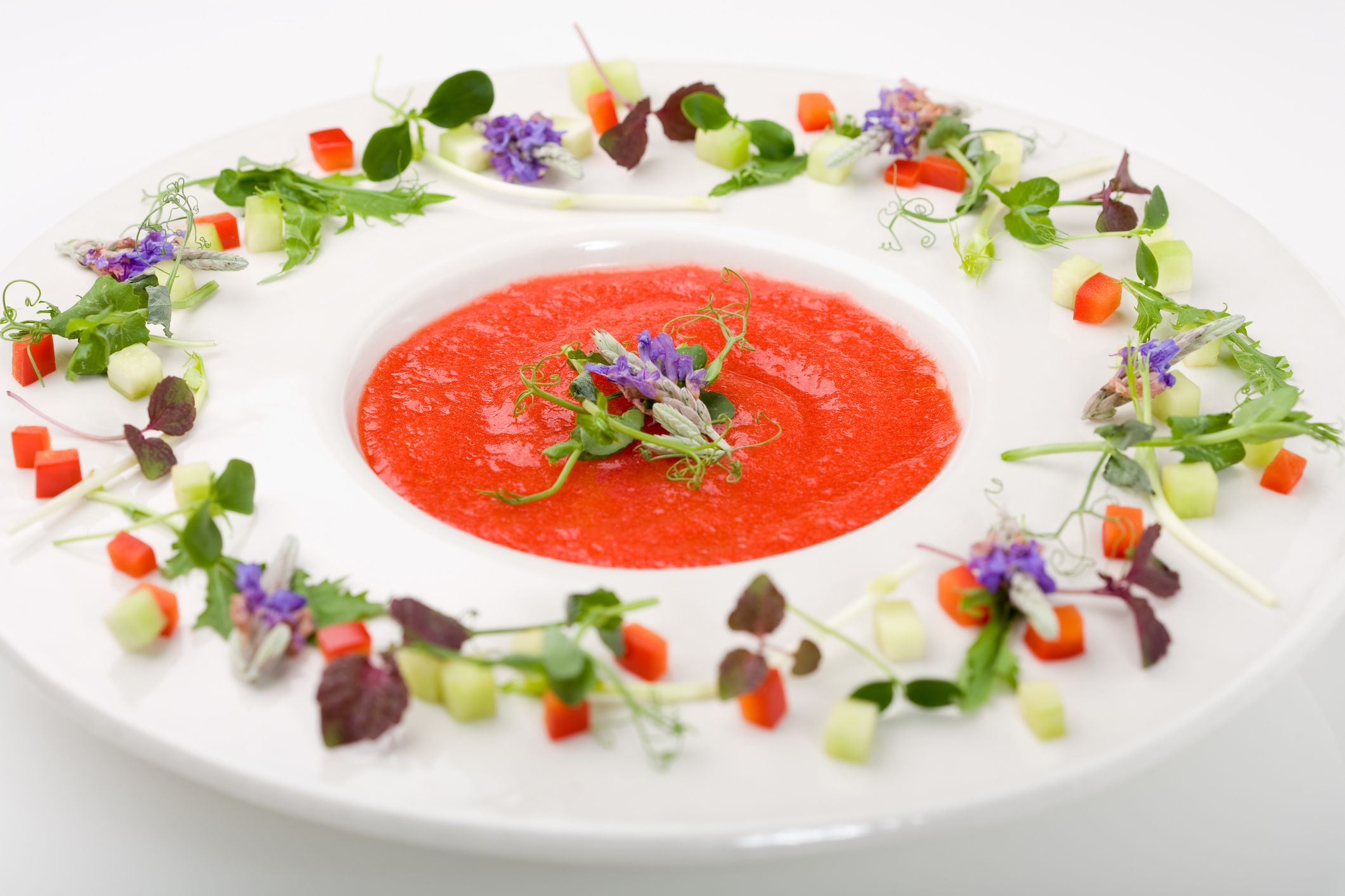 Supa gazpacho, o rețetă ideală în zilele de vară.