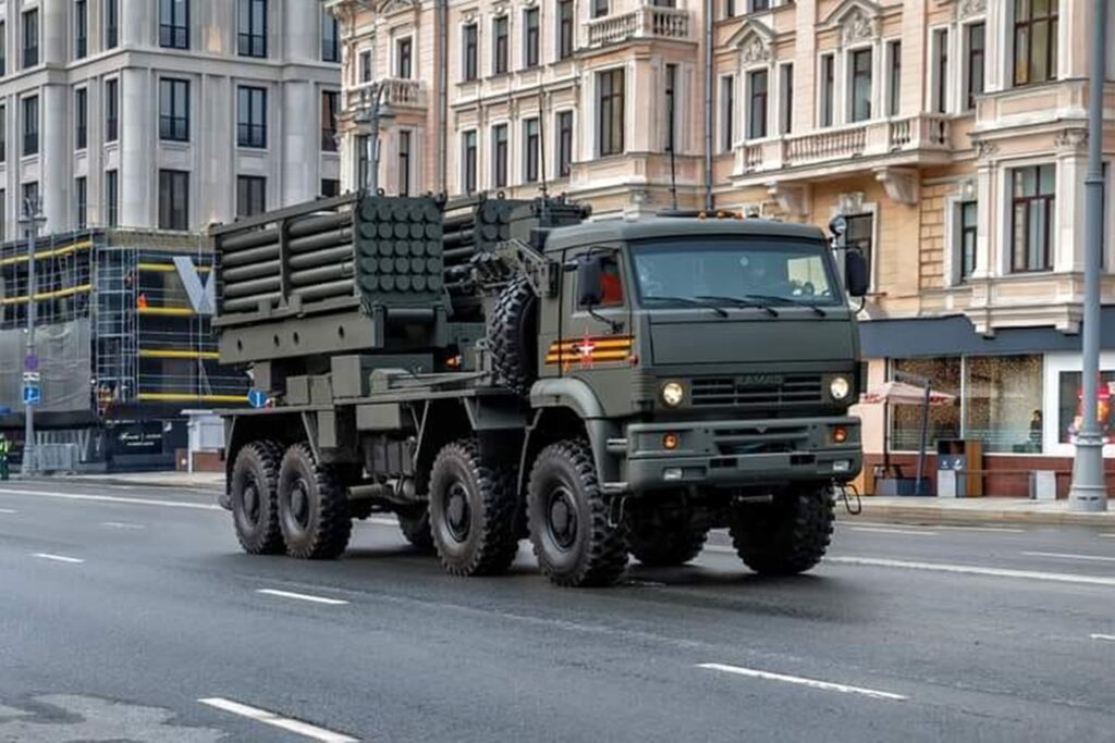 Rusia folosește o nouă superarmă. Armata ucraineană a distrus o coloană de tancuri