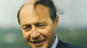 Traian Băsescu, o coafură de demult