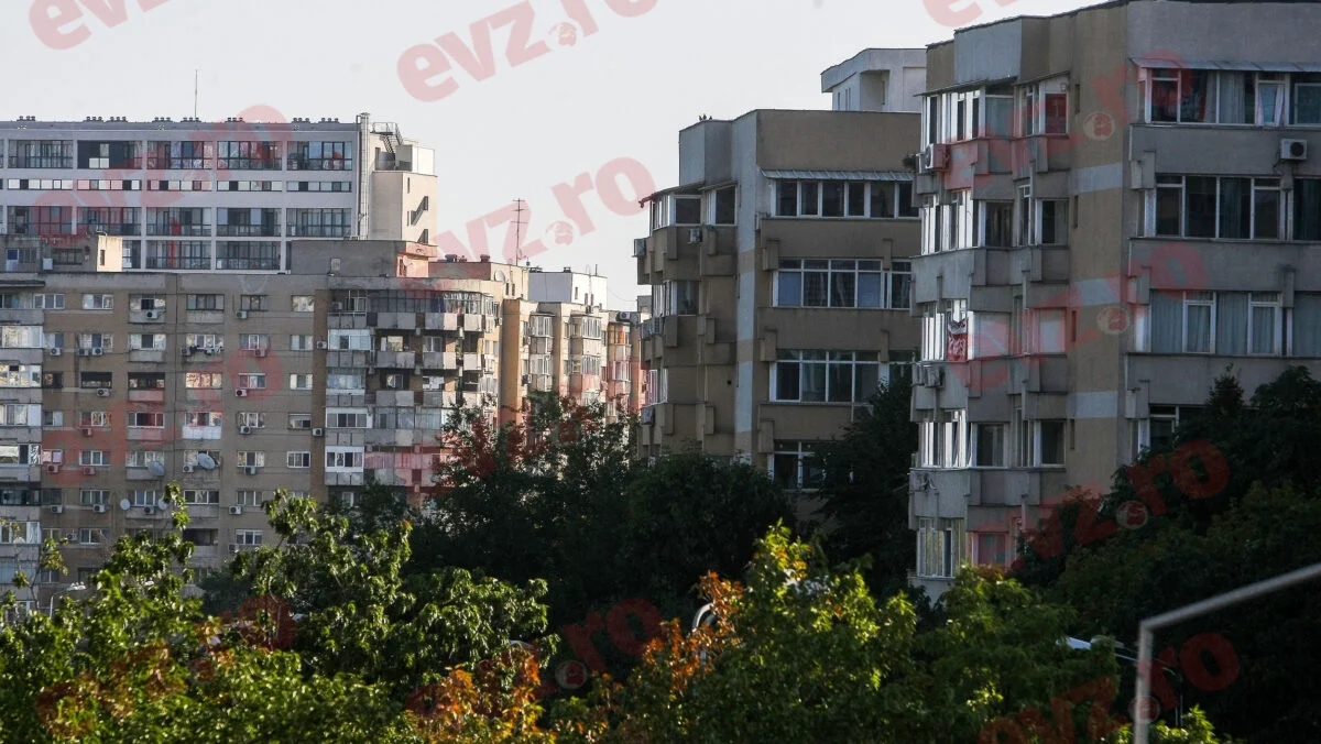 Înșelăciune imobiliară în România. Un notar și un avocat au fost reținuți