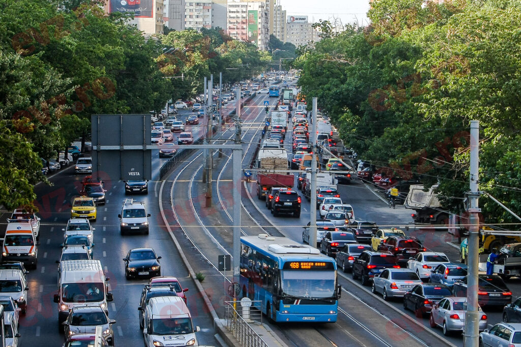 Cine încurcă traficul: șoferii prea lenți sau cei care merg prea repede. Studiu