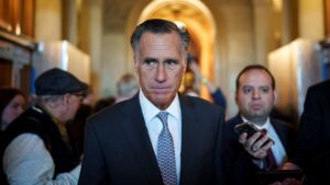Mitt Romney se retrage