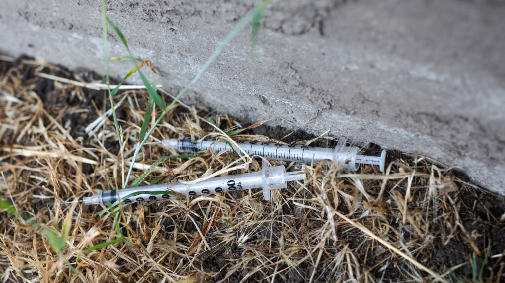 Avertisment dur pentru școlile din Chișinău. Rețelele de droguri își extind operațiunile, profesorii sunt chemați să intervină Video