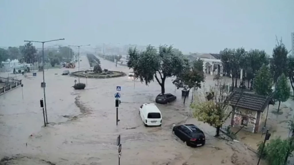 Grecia, măturată de inundații! Un român își povestește experiența terifiantă