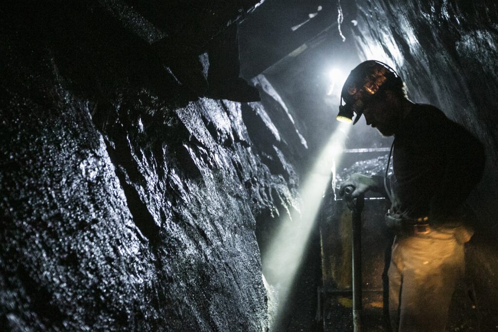 Ungaria nu renunță la minerit, spune ministrul Energiei