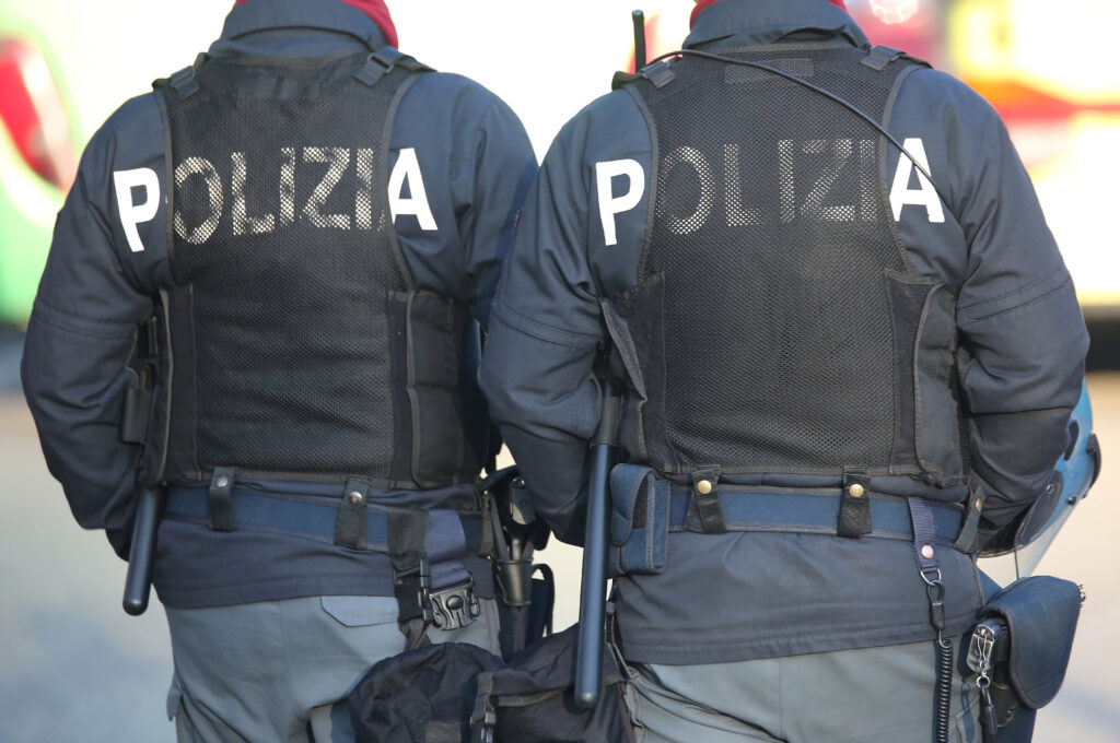 Italia. Mamă arestată pentru uciderea copilului. Fapta a fost premeditată
