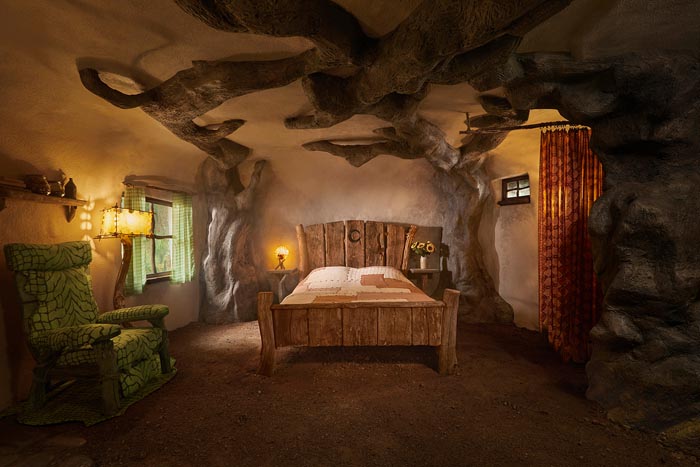 Dormitorul lui Shrek, reinterpretat de Airbnb