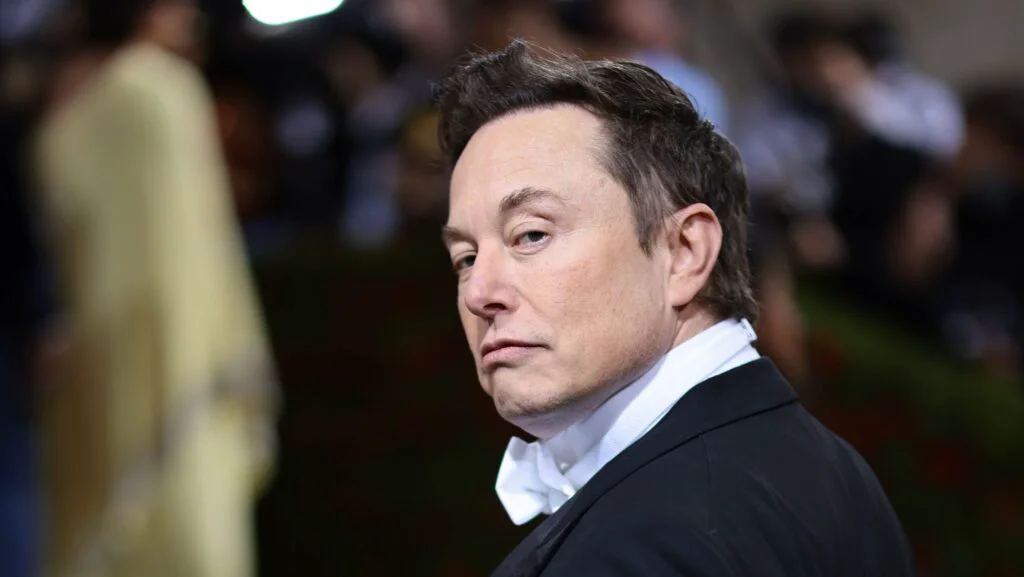 Averea lui Elon Musk a scăzut cu 160 de miliarde de dolari. Tesla are tot mai multe probleme