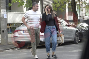 Bombă în showbiz. S-au dat de gol! Dinu Pescariu și Cristina Dorobanțu, de mână prin București. Dovada foto&video