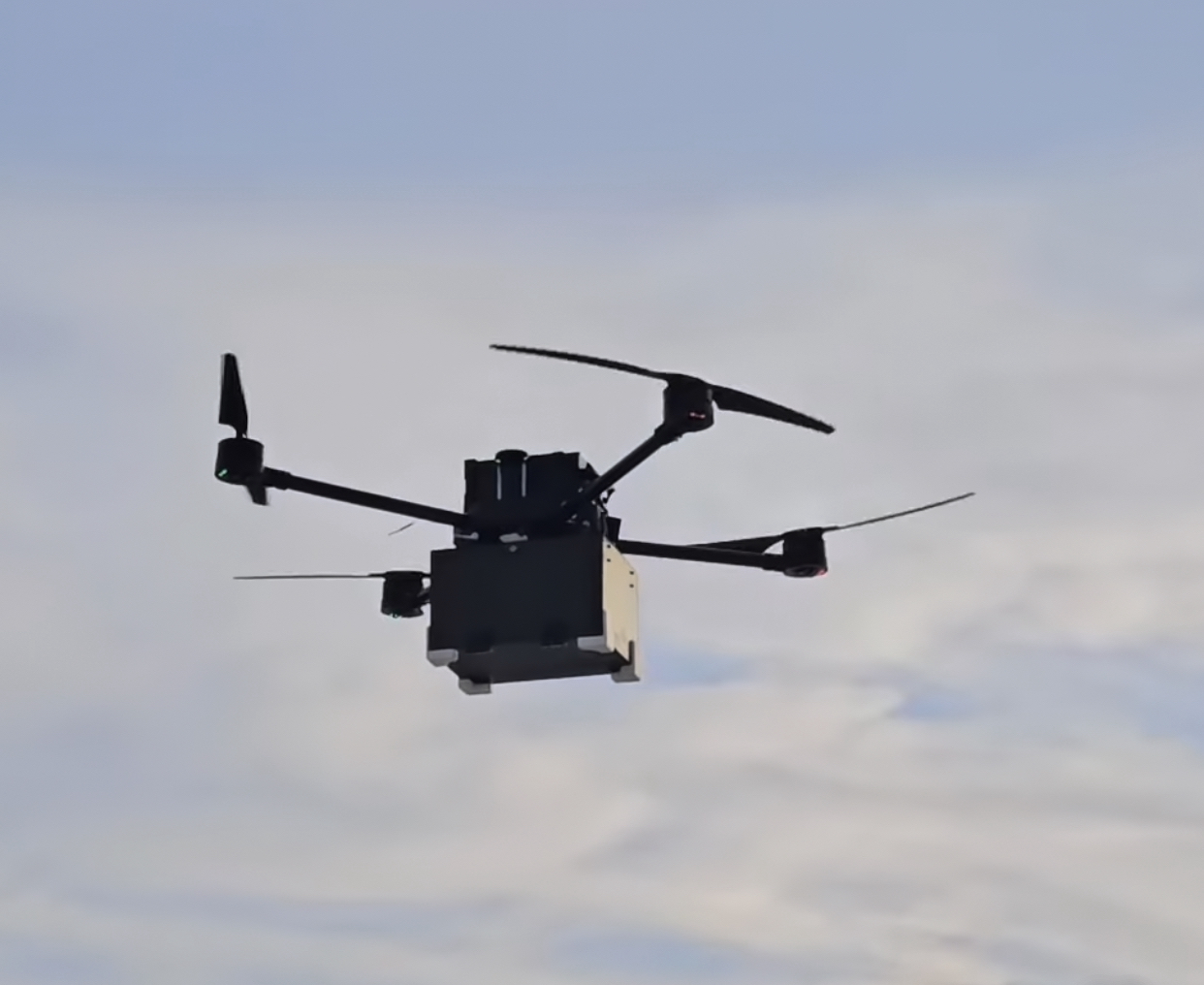 Iranul fabrică o nouă dronă sinucigașă