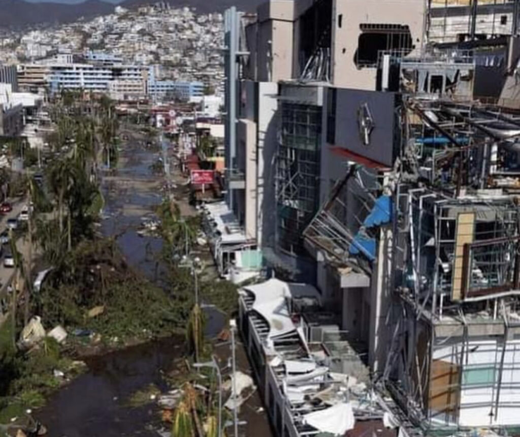 Uraganul Otis. Peste 100 de morți și dispăruți, în Mexic