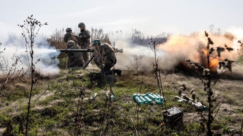 Soldați ucraineni, împușcați de ruși în timp ce se predau
