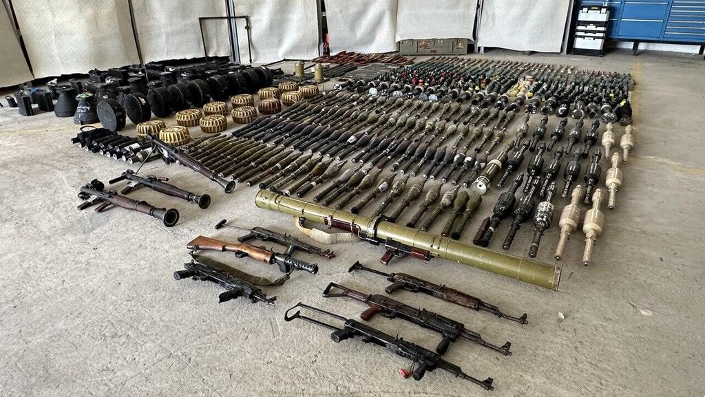 Armament confiscat de israelieni de la Hamas