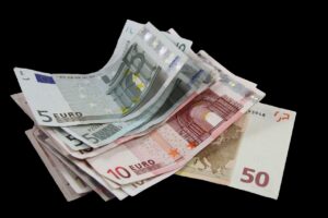Nicolae Ciucă, anunț de ultim moment. Ce se întâmplă cu limitele actuale de cash