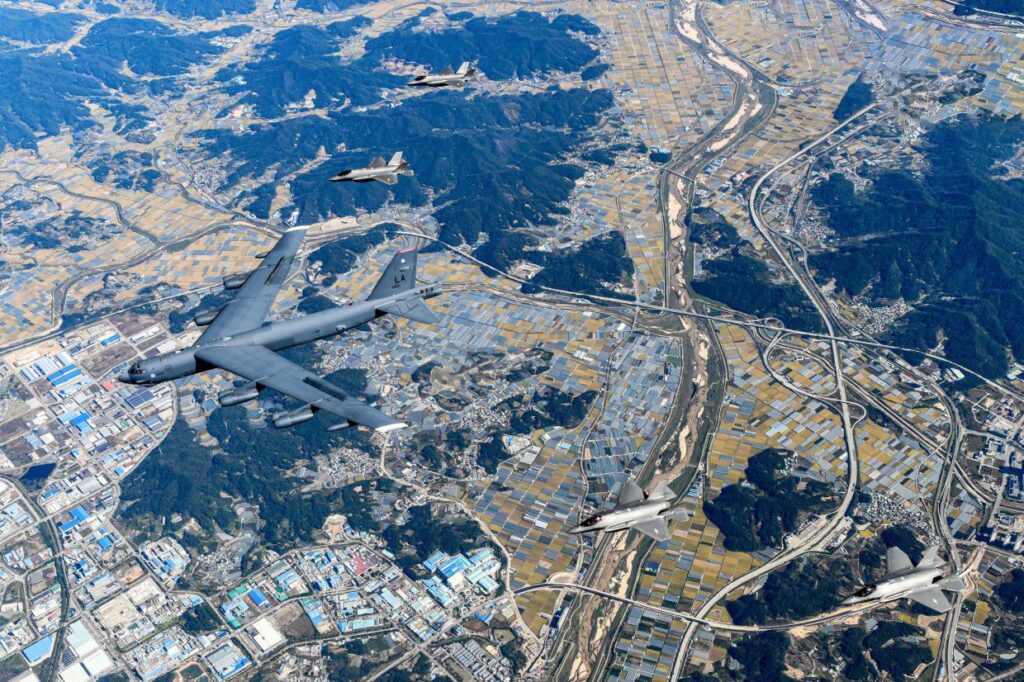 Coreea de Sud, Statele Unite și Japonia vor desfășura exerciții aeriene comune