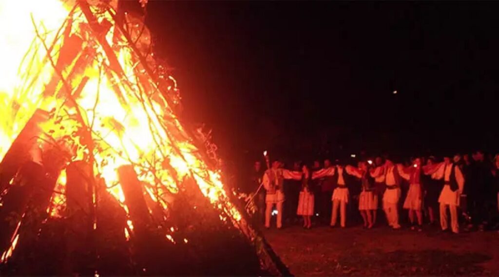 Sărbătoarea Focul lui Sumedru. Semnificație, obiceiuri și tradiții