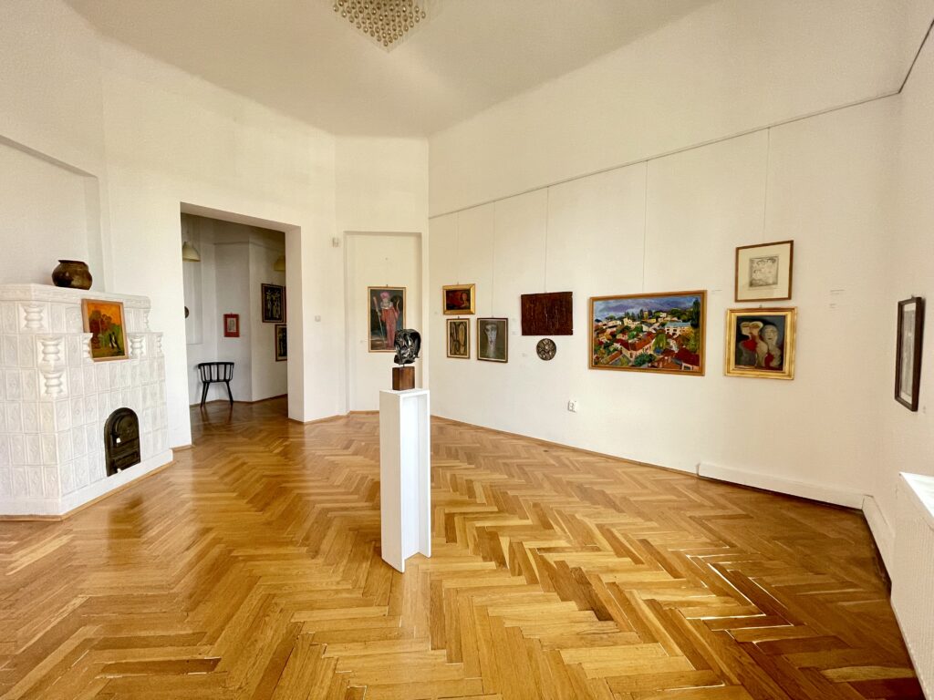 „Diamante și rubine” din comoara artistului plastic Dragoș Morărescu, la Galeria Romană