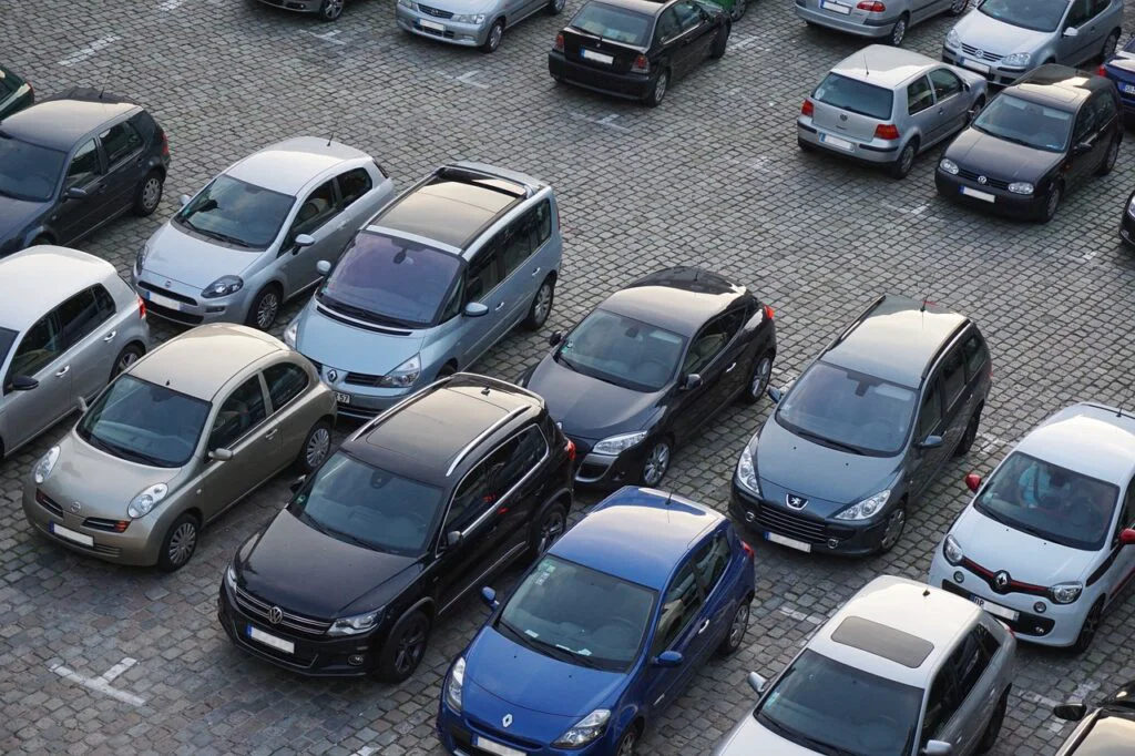 Parcul auto naţional a atins un record: 8.000.000 de mașini în 2023
