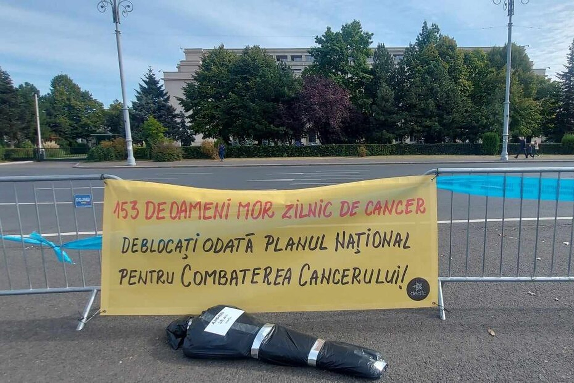 Bolnavii de cancer protestează. Deblocați Planul Național de Combatere a Cancerului!