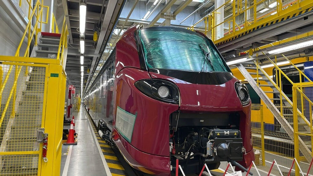 CFR Călători se modernizează cu 20 de trenuri electrice. Când vor ajunge noile garnituri în România