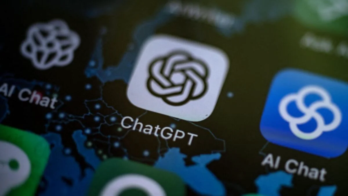 Compania care a creat ChatGPT își readuce în funcție directorul demis recent