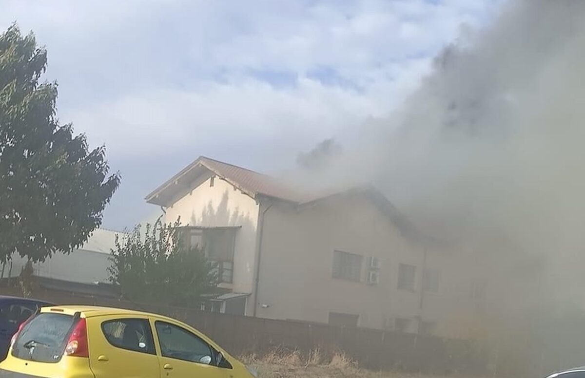 Incendiu puternic lângă București. Vizibilitatea în sudul Capitalei, afectată