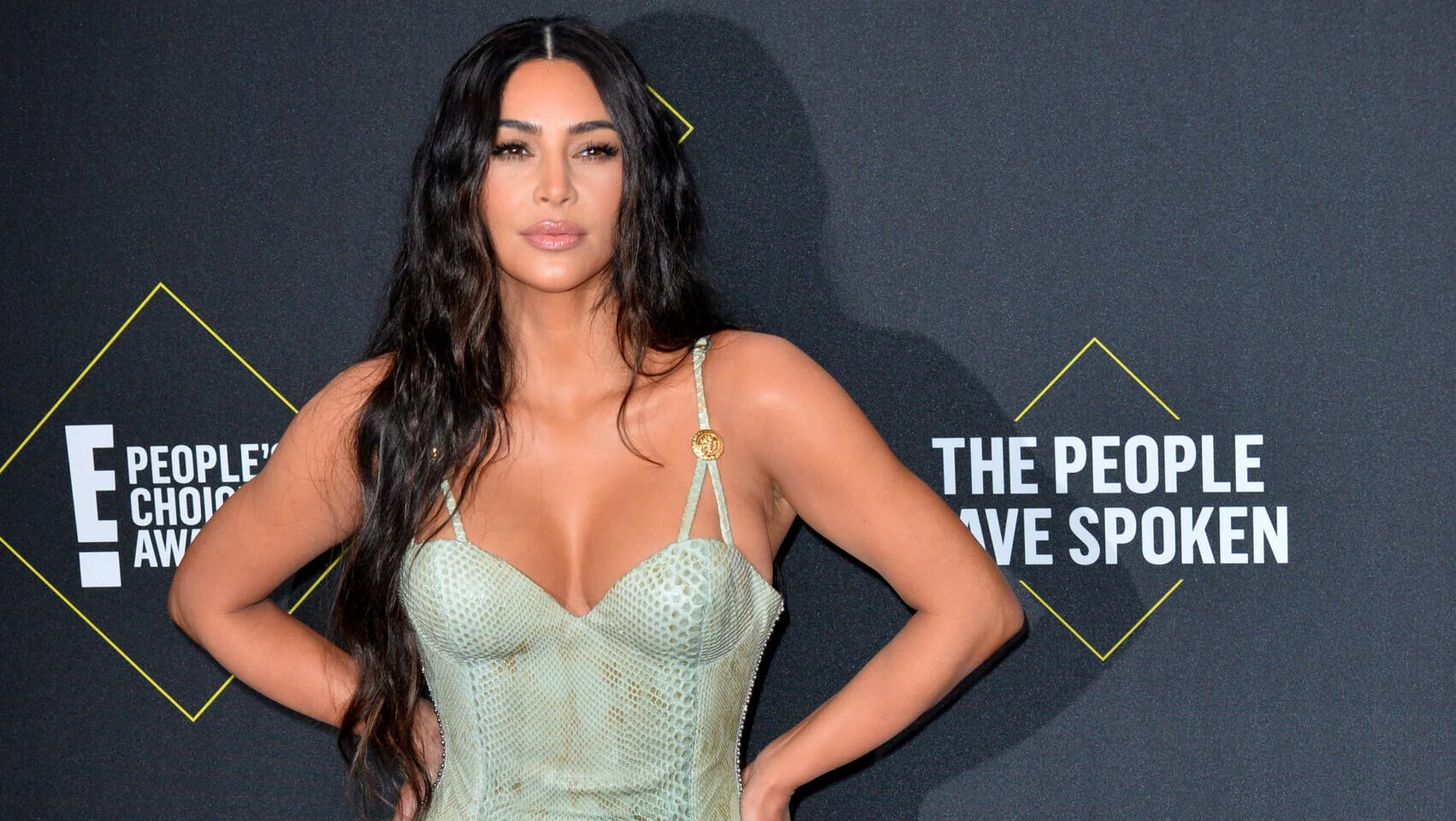 Kim Kardashian criticată pentru o geacă de 17.000 de dolari