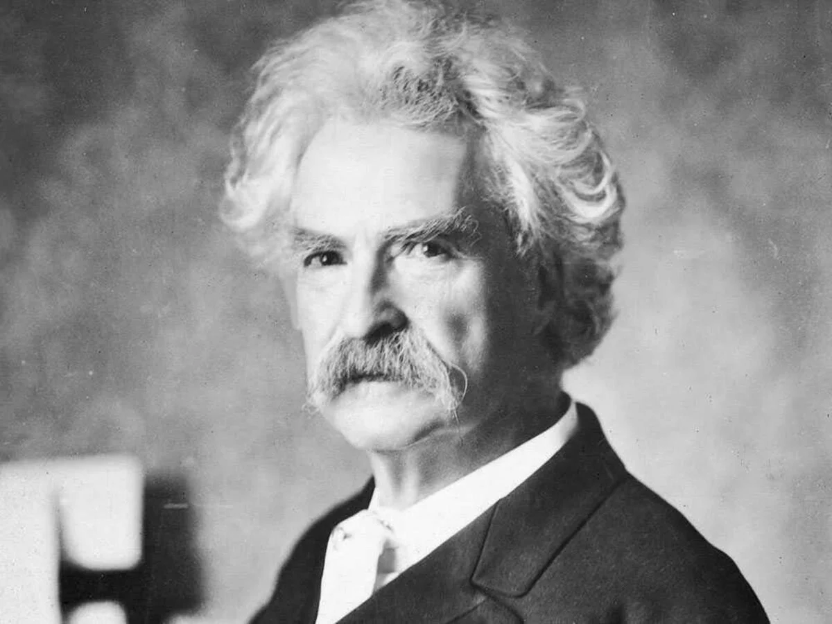 Mark Twain – scriitorul care ne făcea să evadăm din cenușiul totalitarist