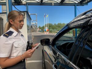 Procedură legală de verificare a actelor șoferilor de către poliția de frontieră, arhiva foto - Facebook