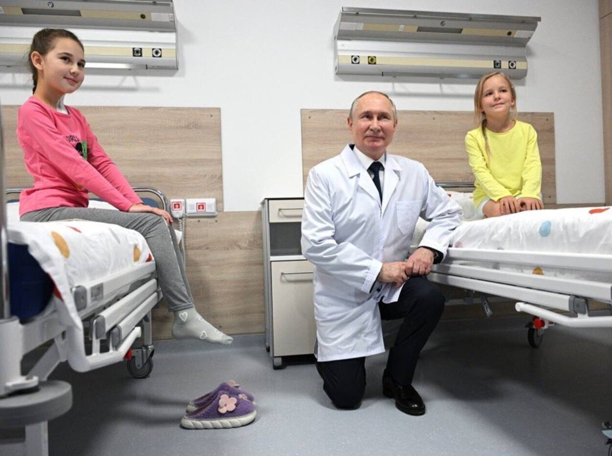 Vladimir Putin își face campanie în spital
