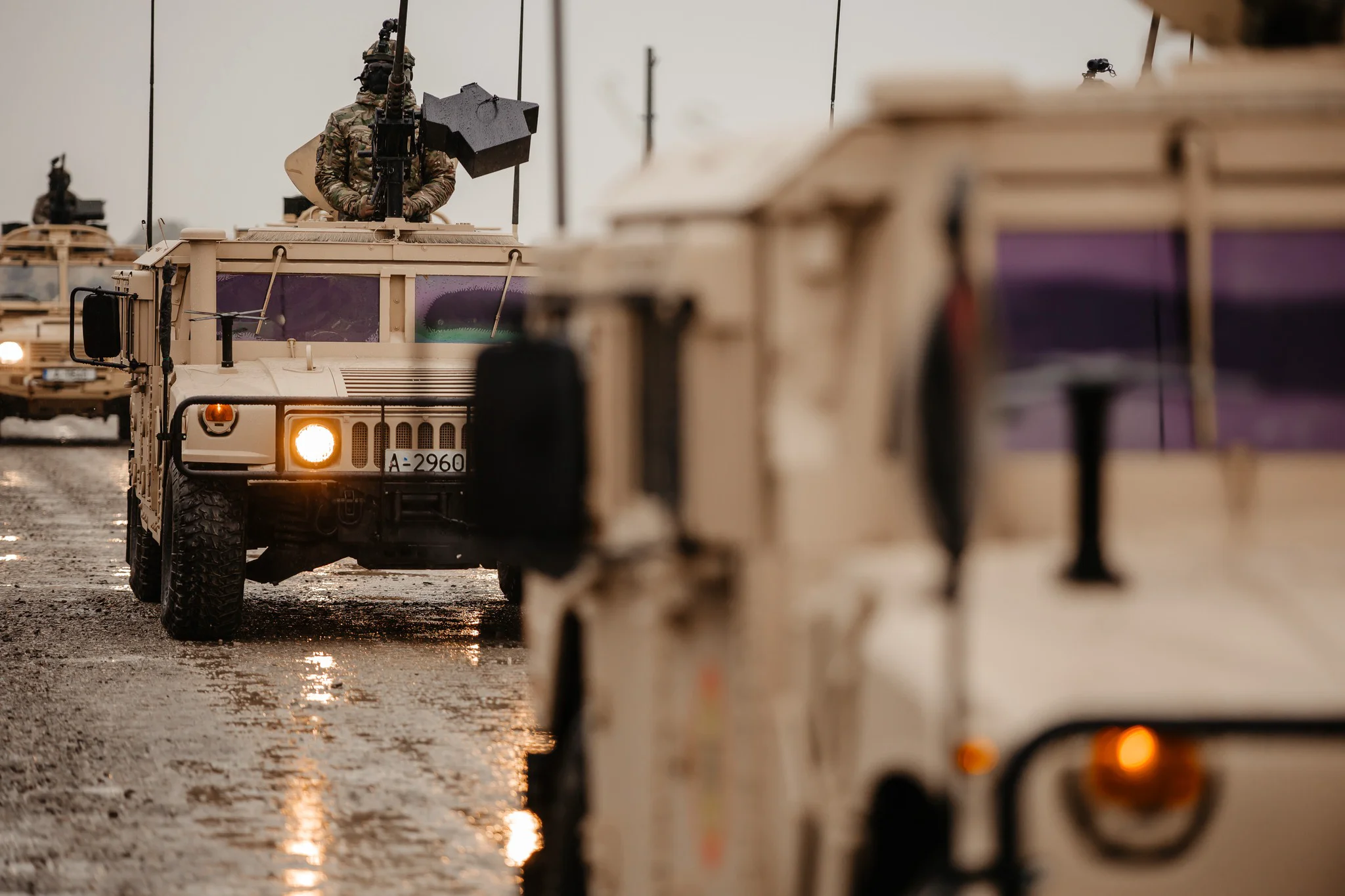 Parada de 1 Decembrie cu vehicule blindate Humvee 