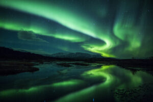Aurora boreală, un fenomen spectaculos de admirat.
