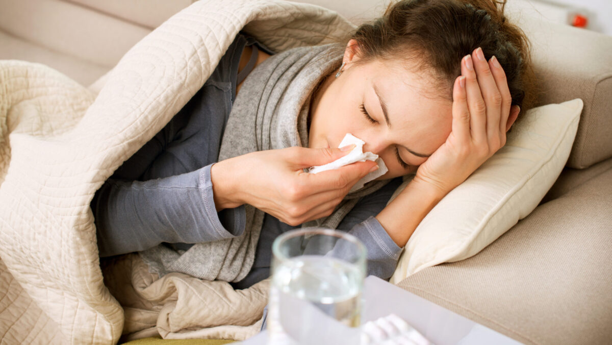 Epidemia de gripă trece pe lângă România. Recomandările Ministerului Sănătății