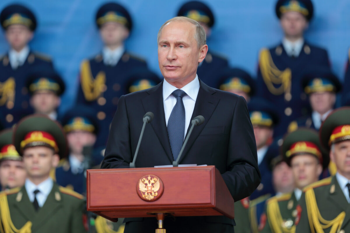 Putin le cere rușilor să facă mai mulți copii. De la trei în sus, ar fi ideal