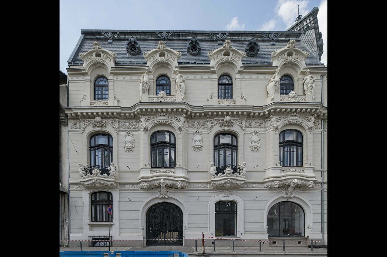 Expoziție. „Întâlniri. Sau cum se naște o lume nouă", o celebrare a relațiilor autentice într-o lume divizată