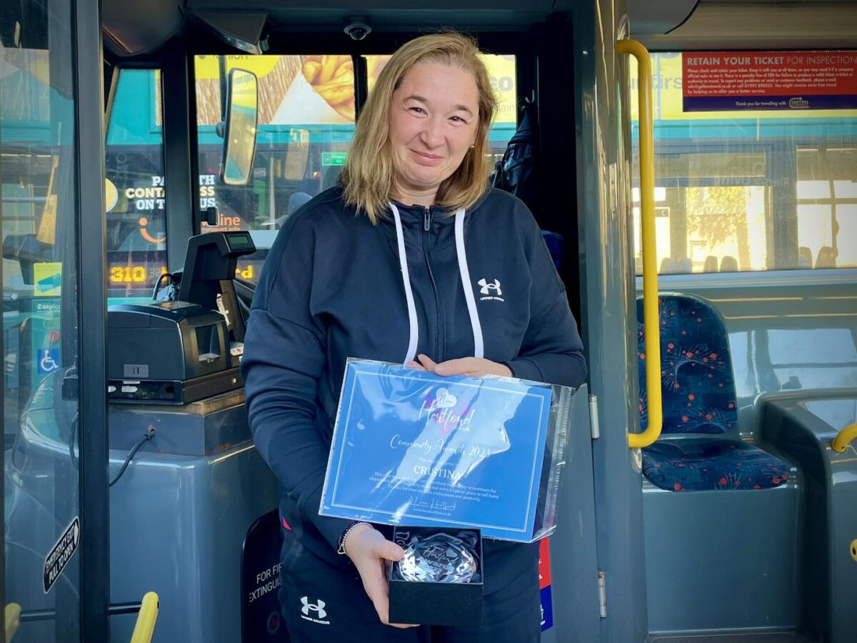 Cristina Dobre, șofer pe autobuz, a câștigat „Omul anului în Anglia”. Ce spun britanicii