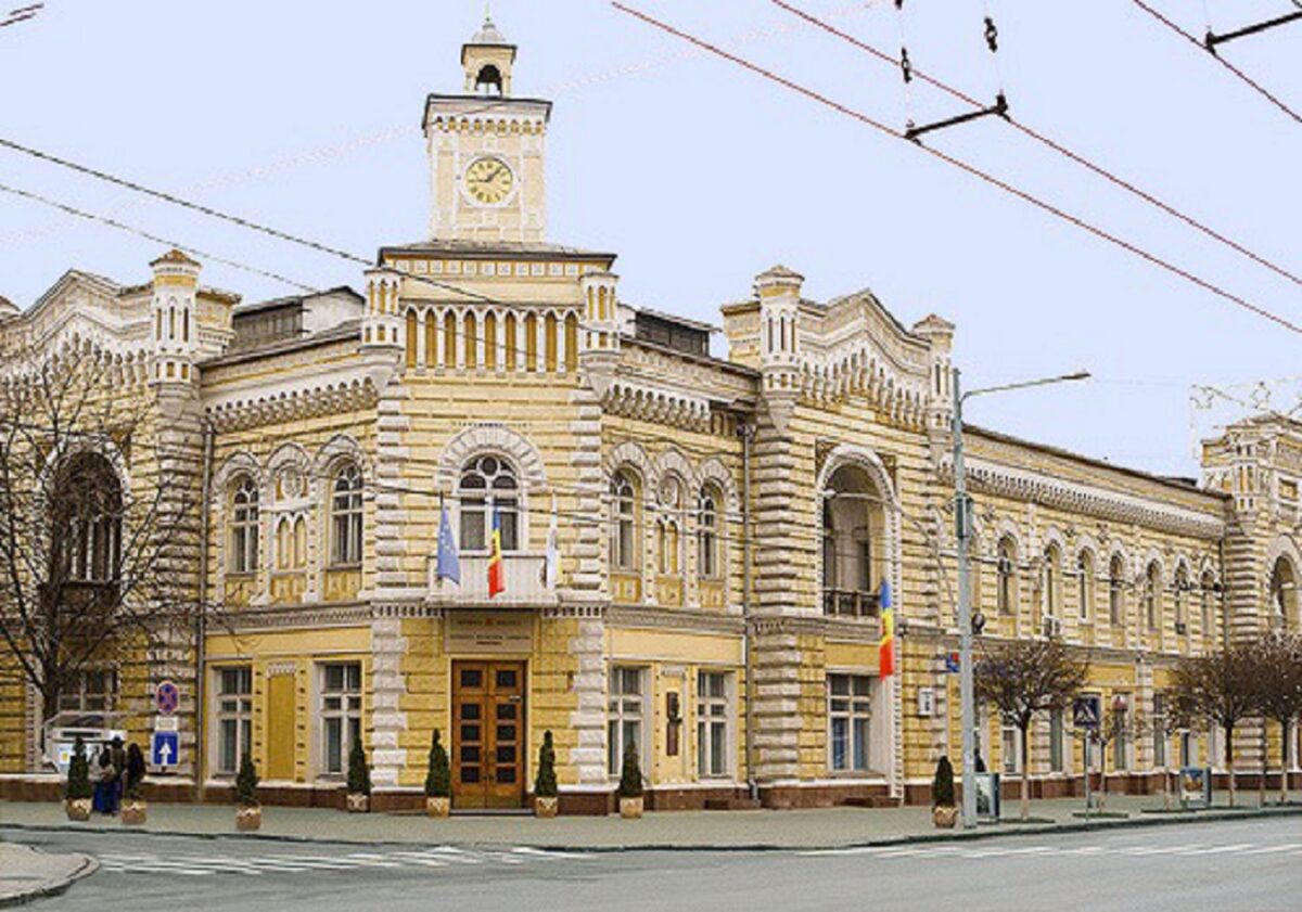 Discuții aprinse între Primăria din Chișinău și Ministerul Muncii. Problema ajunge în Parlament