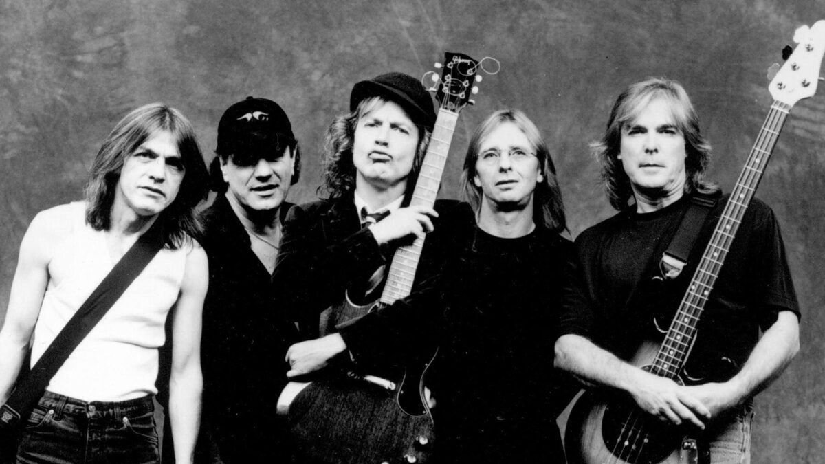 Zi neagră pentru fanii rock-ului. Un membru al legendarei trupei AC/DC a murit