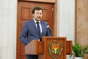 Ministrul Educației din Republica Moldova, replică după discursul usturător ținut de o elevă din România