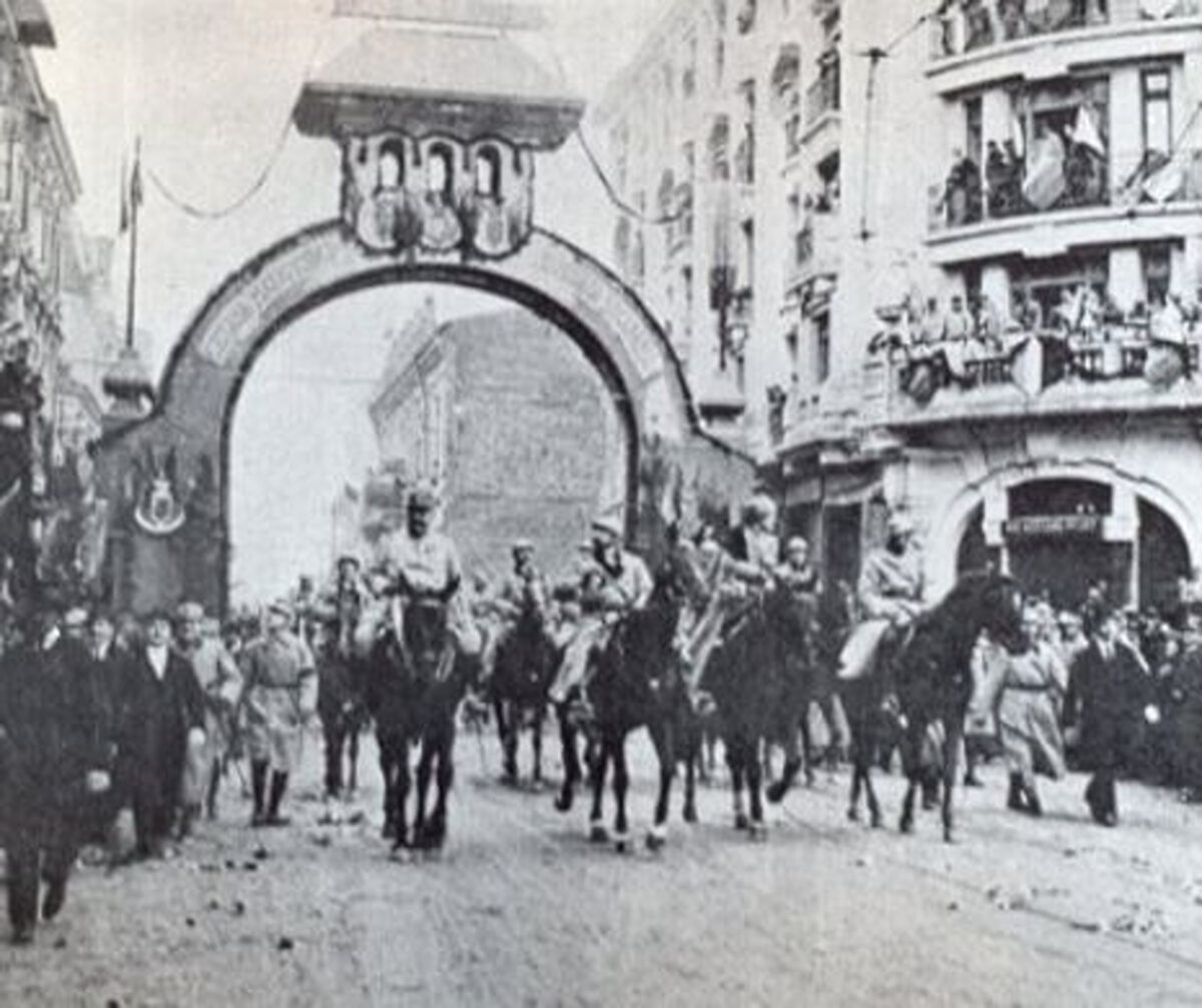 București, 1 decembrie 1918: Autoritățile române intră în Capitală