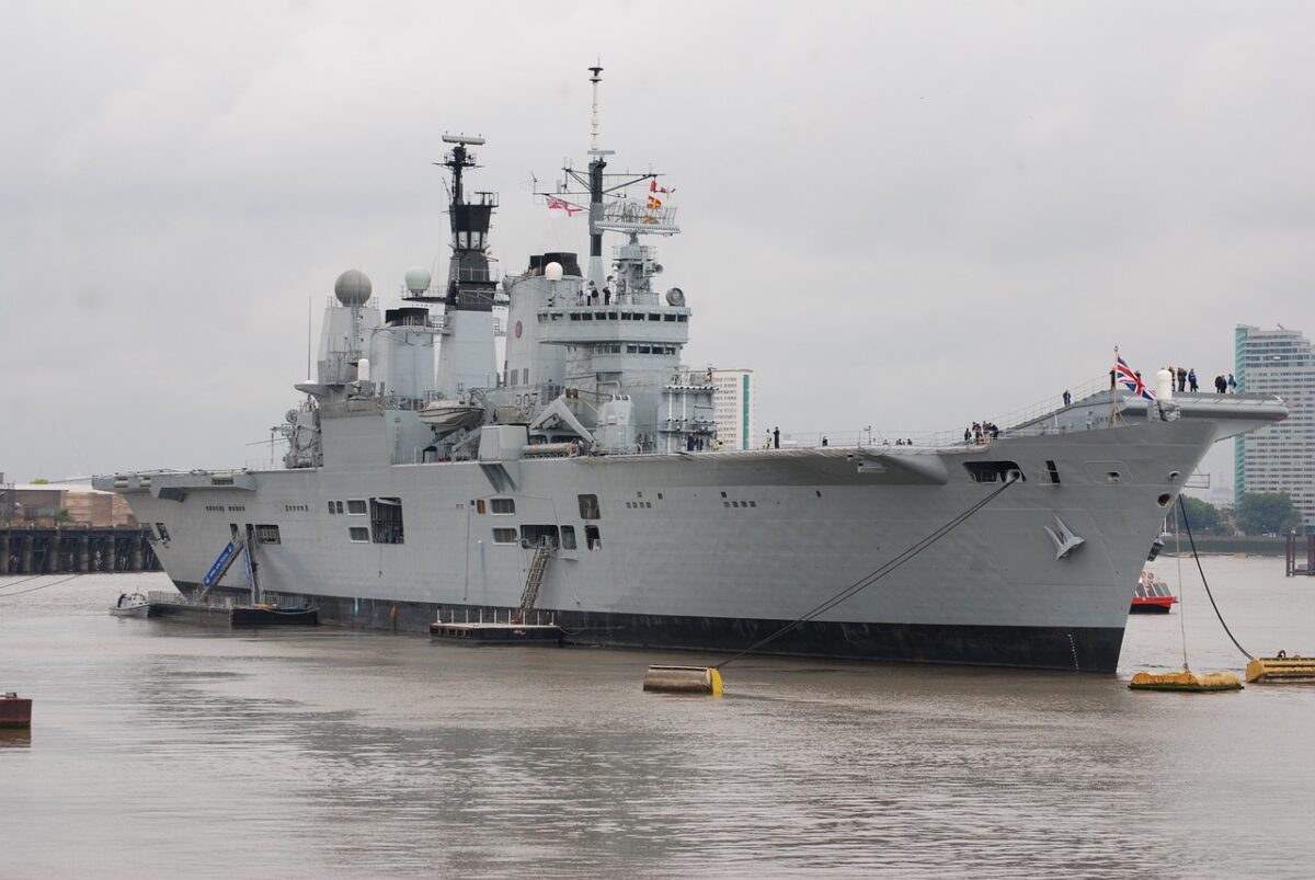 Marea Britanie  trimite o navă de război în Guyana. Tensiuni cu Venezuela