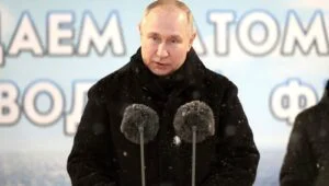 Vladimir Putin, gest controversat. Temutul lider rus s-a scufundat într-un bazin cu apă rece