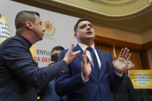 „Rachete” pregătite pentru Simion și Antonescu. Dan Andronic a devoalat planul din culise