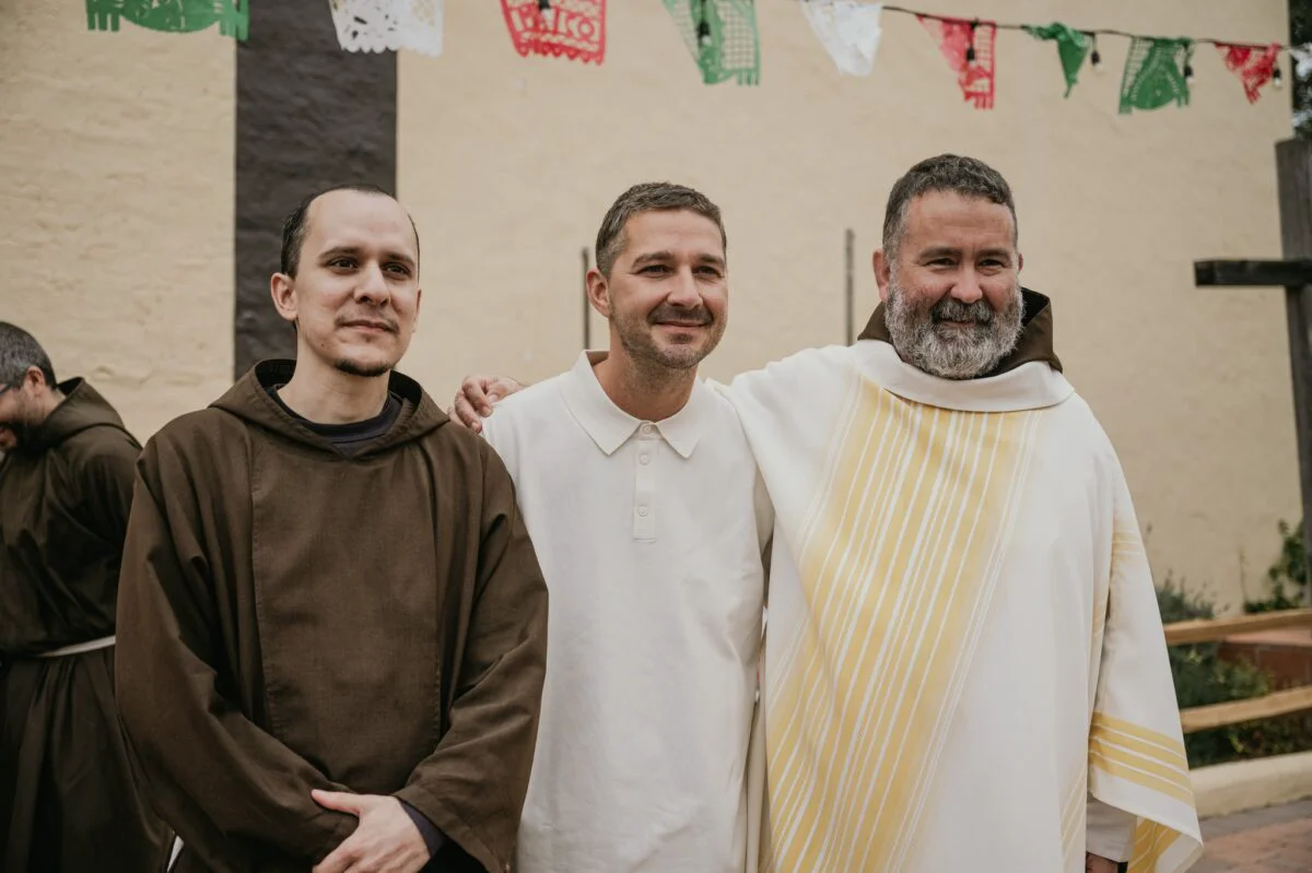 Shia LaBeouf, celebrul actor de la Hollywood, vrea să devină diacon catolic