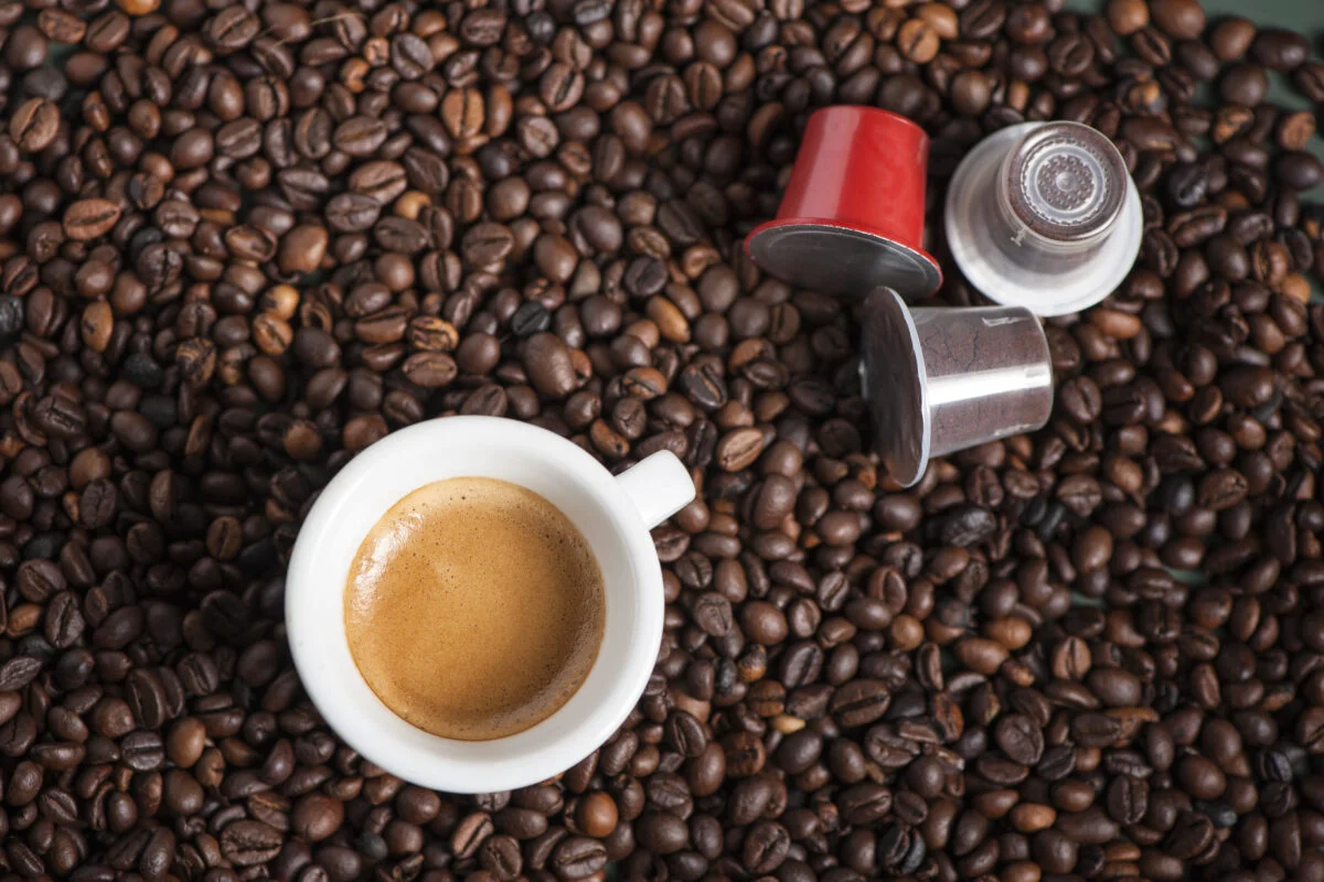 Cafeaua reîncălzită, un pericol pentru sănătate. Care sunt riscurile
