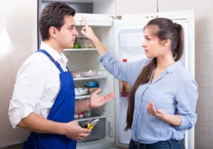 Frigiderul nu trebuie să stea lângă cuptor. Va crește factura la energie