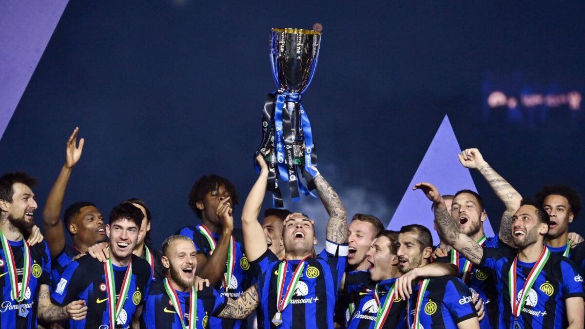 Tribune goale la Supercupa Italiei. Inter a câștigat la limită finala cu Napoli