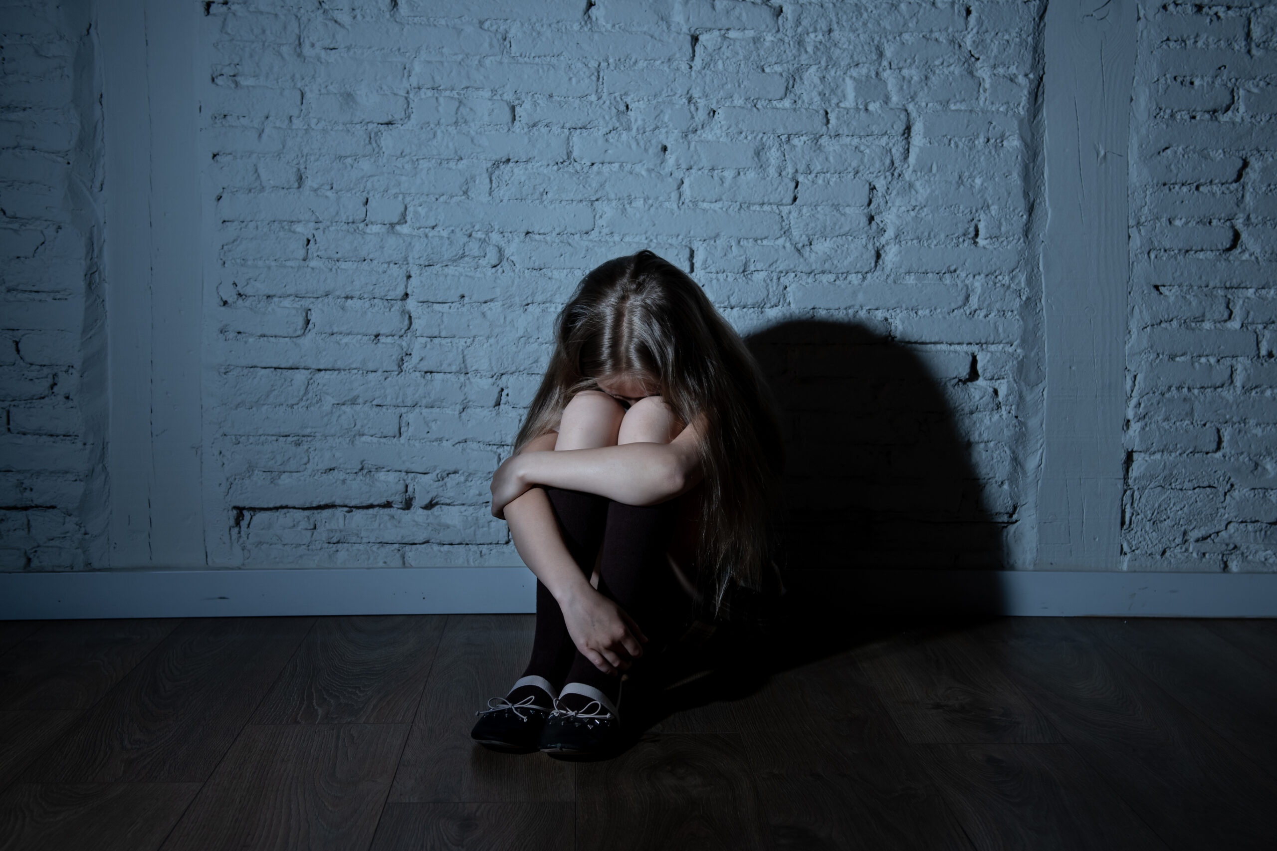 Minoră, abuzată sexual în Botoșani. Individul este pus sub control judiciar