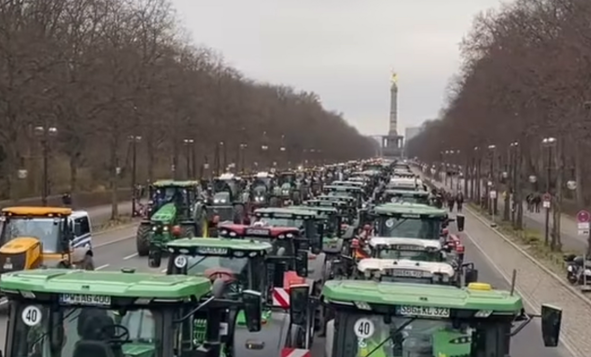 Protest masiv al fermierilor germani, care au blocat Berlinul cu mii de tractoare